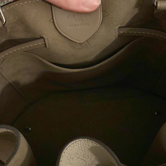 Louis Vuitton beige barrel bag - Picture 8 of 14